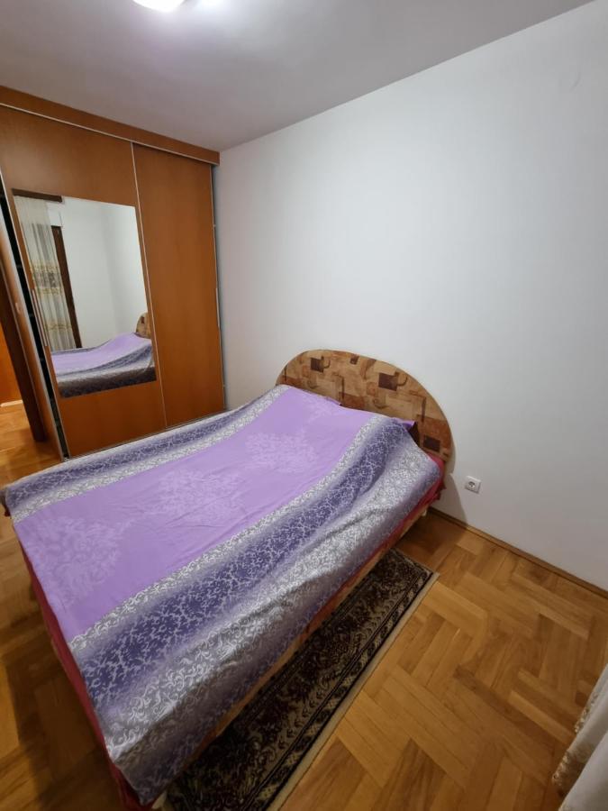Oksana Apartment 포드고리차 외부 사진